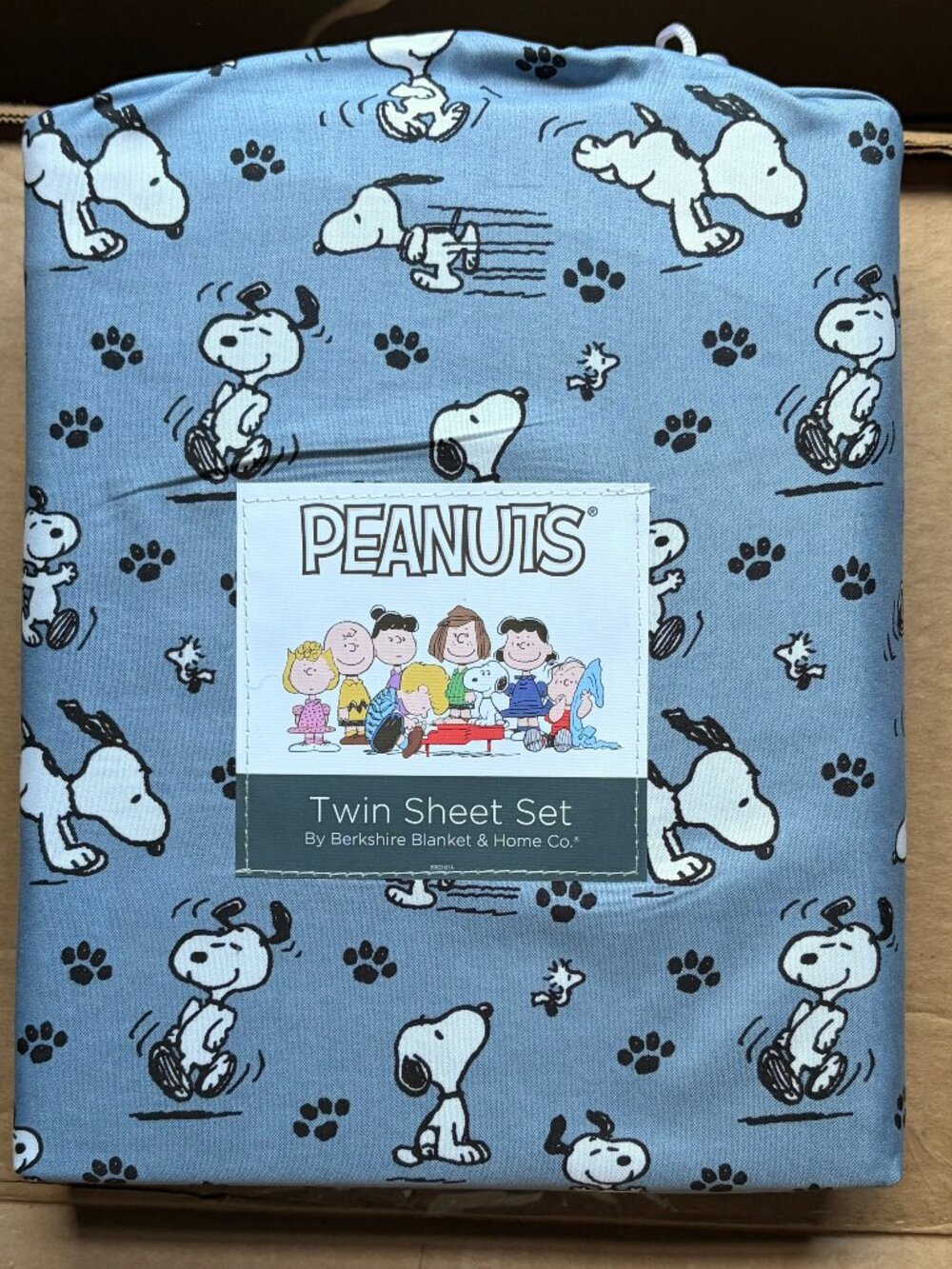 PEANUTS Snoopy TWIN Size Sheet Set (snoopy paws active) Blue Background